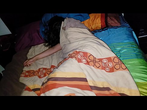 ❤️ Stepson rimprovera a so ghjovana matrigna mentre dorme. Video porno à noi % co.sexeey.ru% ﹏